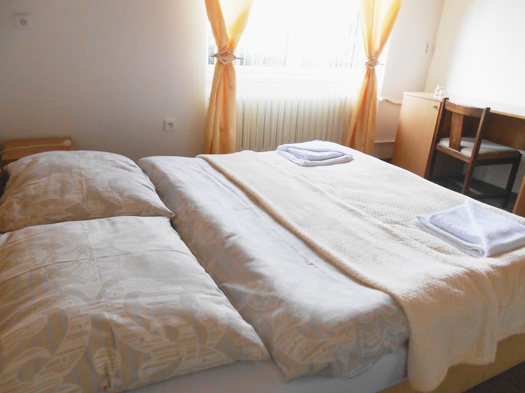White Rabbit Hall Hotel Poděbrady Camera foto