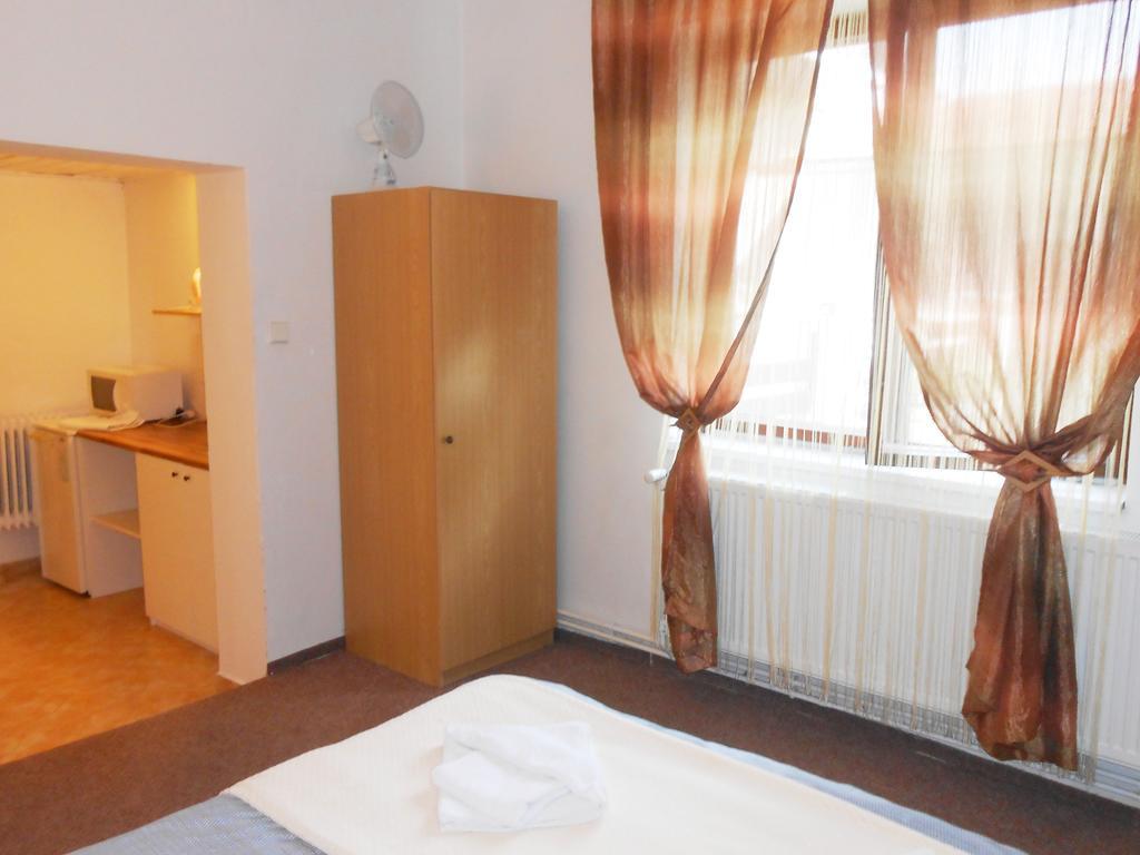 White Rabbit Hall Hotel Poděbrady Camera foto
